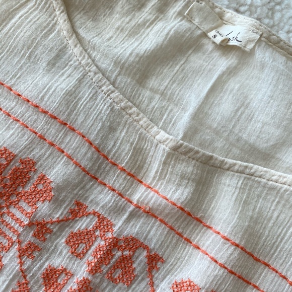 Lush embroidered top - Picture 6 of 7